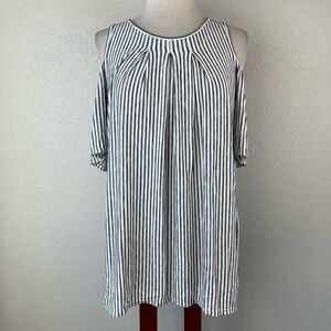 Max Studio Cold Shoulder Top Size M EUC